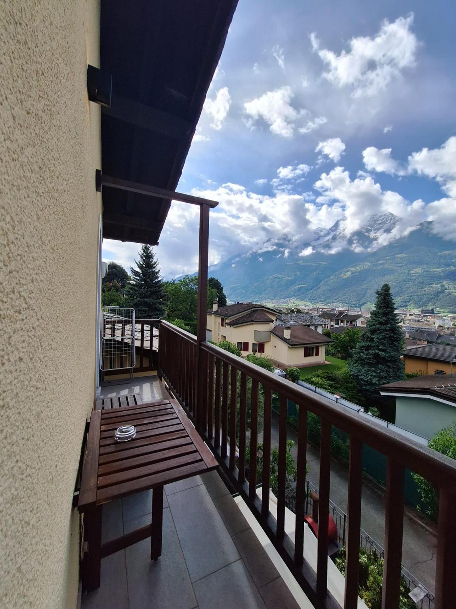 Aosta Holiday Apartments - Edelweiss Exteriör bild